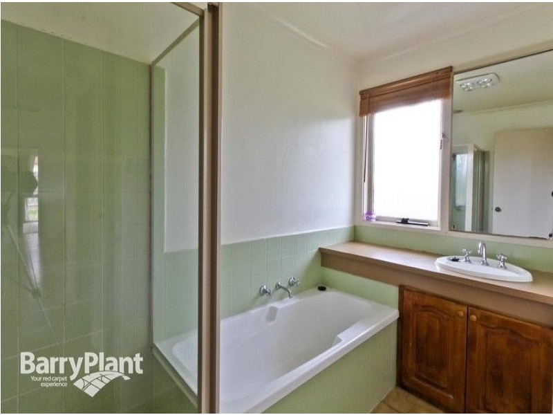 20 Leigh Court, Doveton VIC 3177