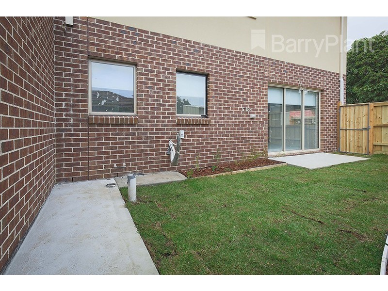 1/5 Elray Avenue, Dandenong VIC 3175