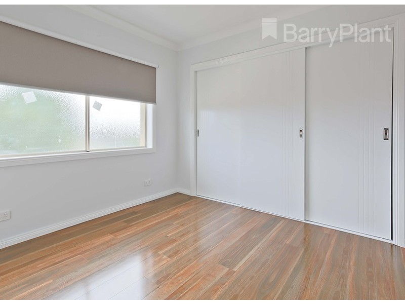 2/5 Elray Avenue, Dandenong VIC 3175