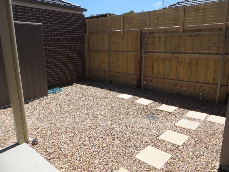 1/8 Valerie Street, Noble Park VIC 3174