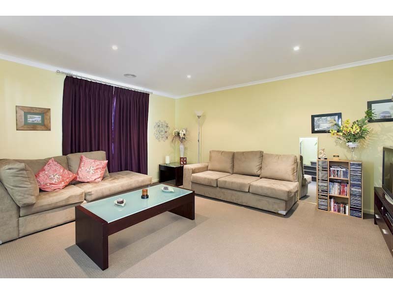 2/20 Jones Road, Dandenong VIC 3175