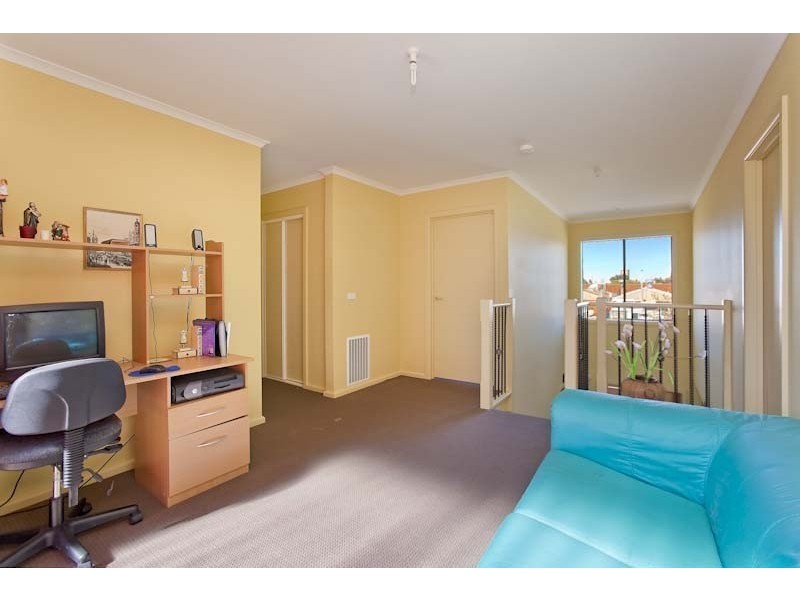 2/20 Jones Road, Dandenong VIC 3175