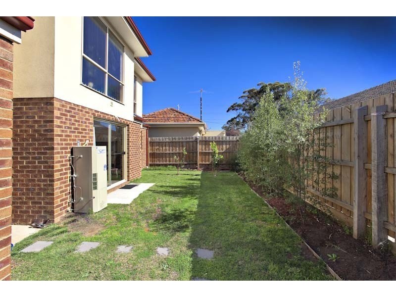 2/20 Jones Road, Dandenong VIC 3175