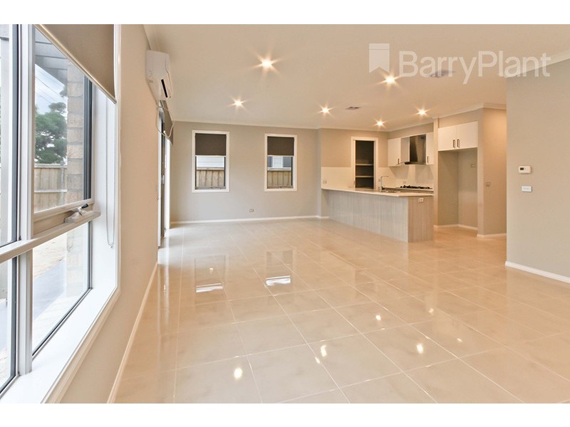 1 Oakmont Court, Frankston VIC 3199