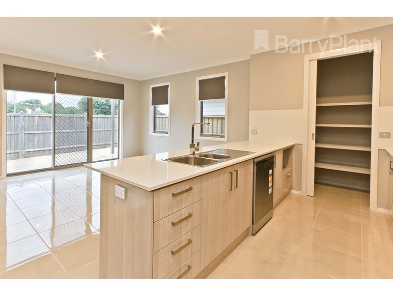 1 Oakmont Court, Frankston VIC 3199