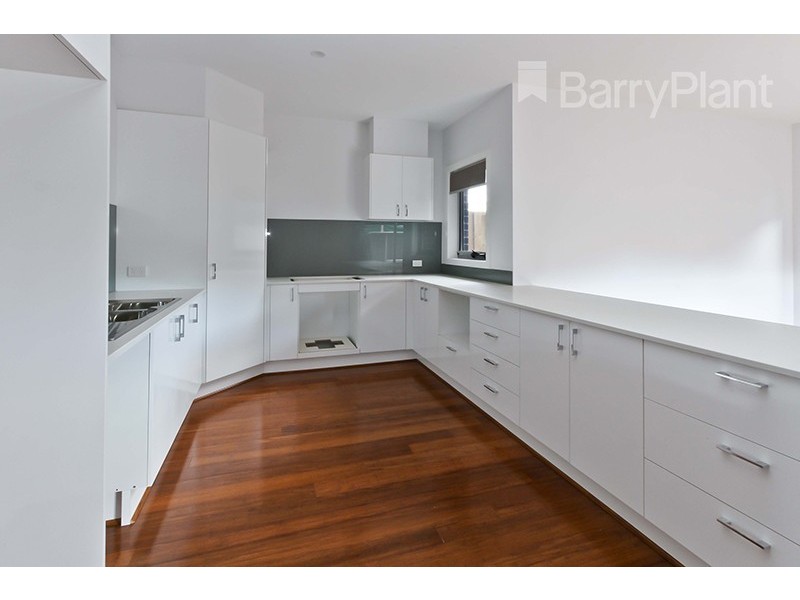 2/1A Carlton Road, Dandenong North VIC 3175