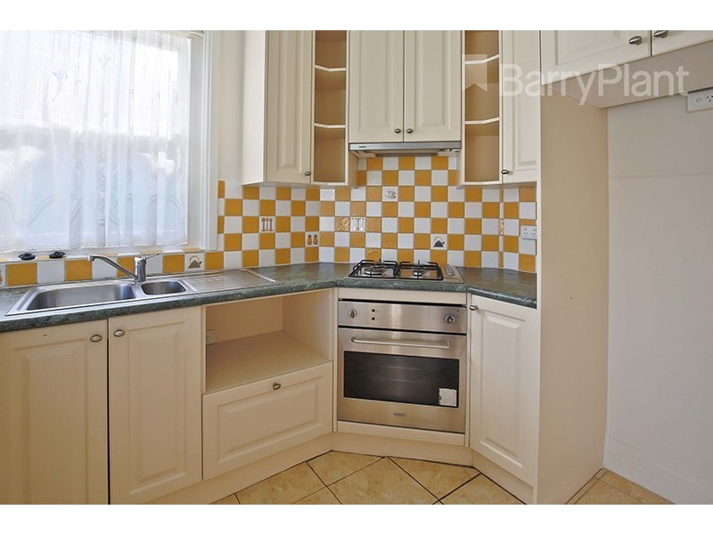 8 Edith Street, Caulfield North VIC 3161