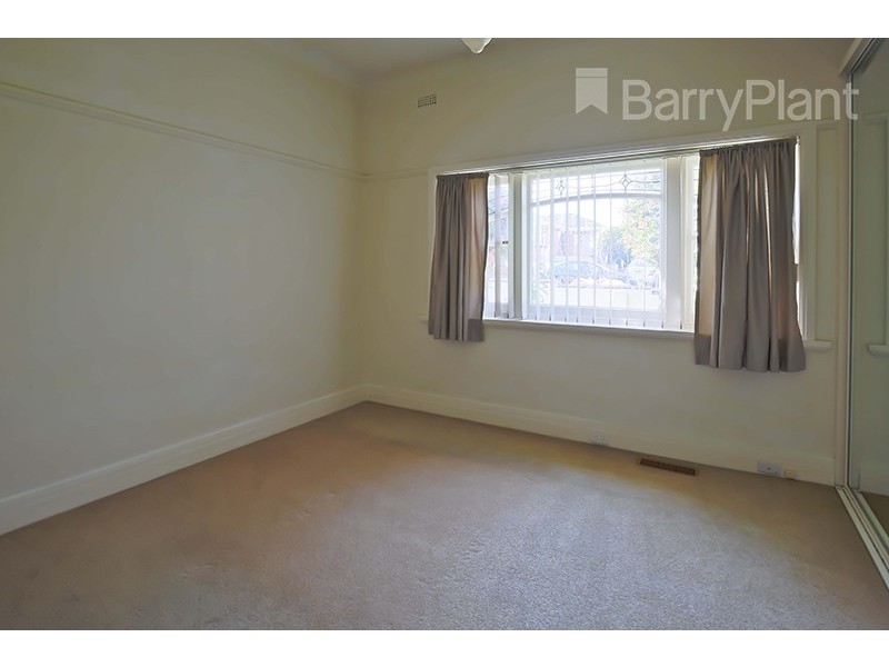 8 Edith Street, Caulfield North VIC 3161