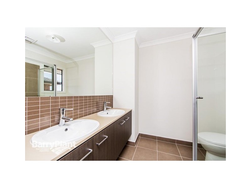 8 Matilda Drive, Keysborough VIC 3173