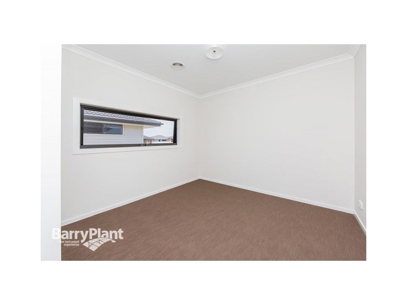 8 Matilda Drive, Keysborough VIC 3173