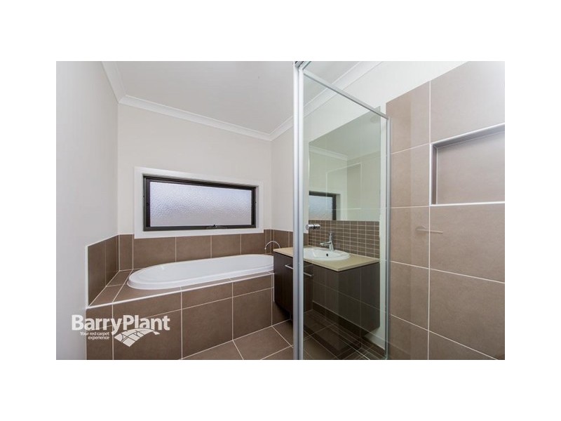 8 Matilda Drive, Keysborough VIC 3173