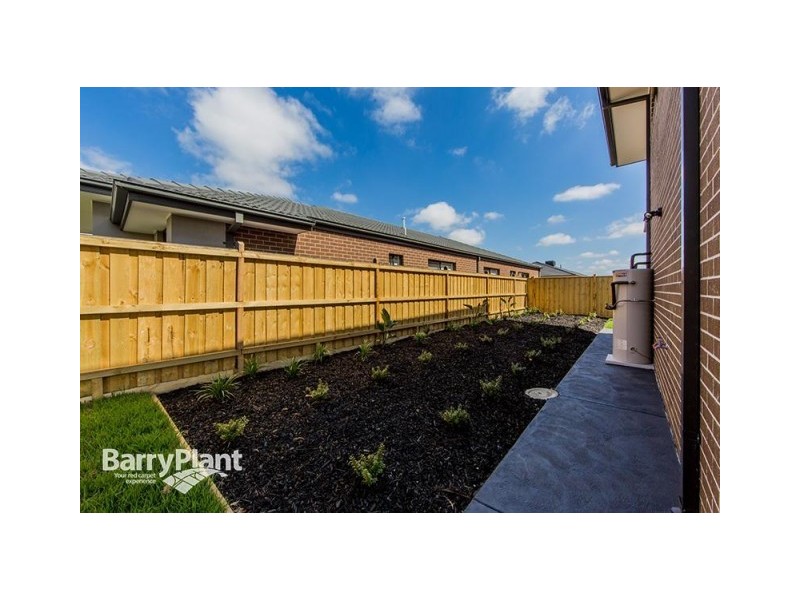 8 Matilda Drive, Keysborough VIC 3173