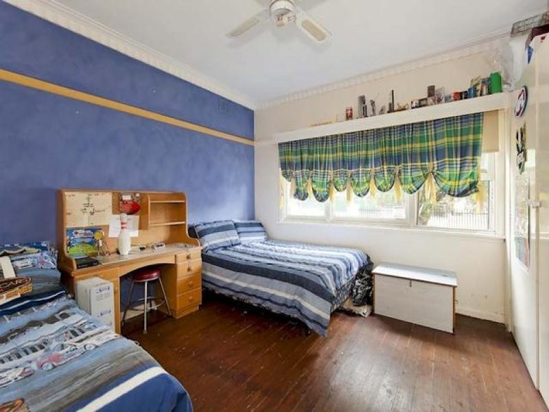 28 Gladstone Road, Dandenong VIC 3175