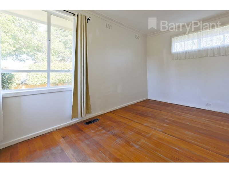 17 Redfern Crescent, Mulgrave VIC 3170