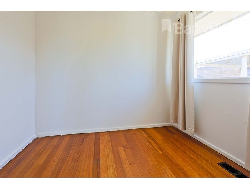 17 Redfern Crescent, Mulgrave VIC 3170