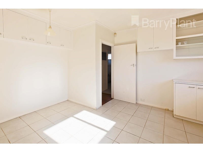 17 Redfern Crescent, Mulgrave VIC 3170