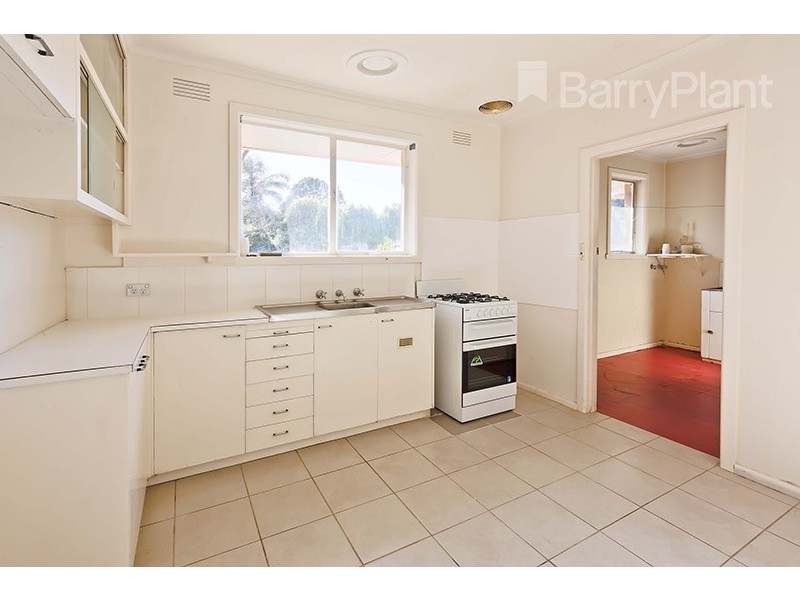 17 Redfern Crescent, Mulgrave VIC 3170