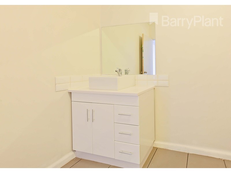 17 Redfern Crescent, Mulgrave VIC 3170