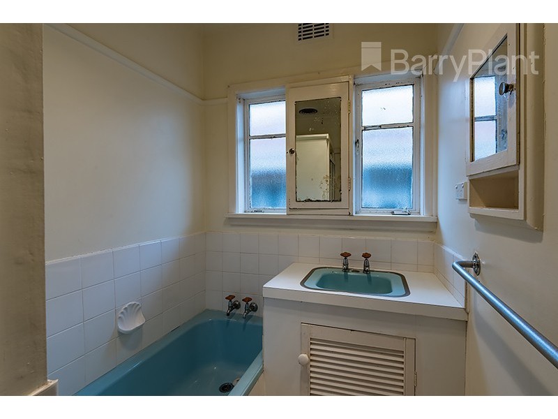 14 Doonbrae Ave, Noble Park North VIC 3174
