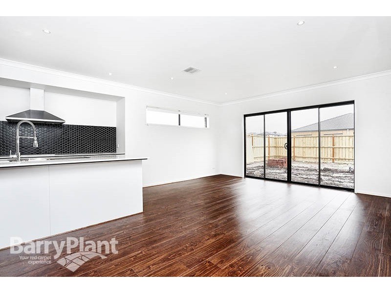 10 Solsbury Crescent, Keysborough VIC 3173