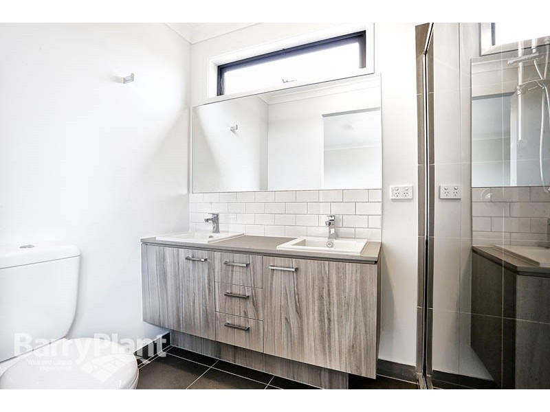 10 Solsbury Crescent, Keysborough VIC 3173