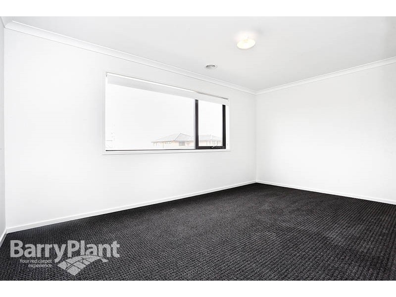 10 Solsbury Crescent, Keysborough VIC 3173