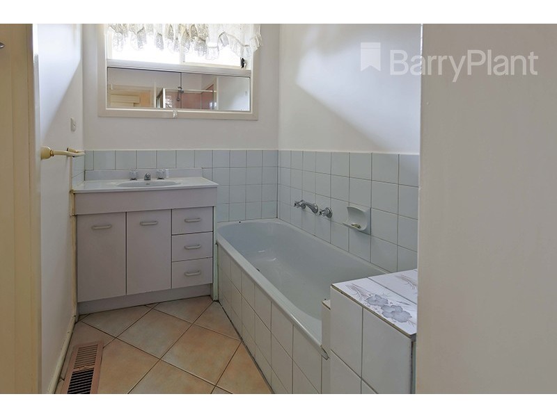 87 Oakwood Avenue, Noble Park North VIC 3174