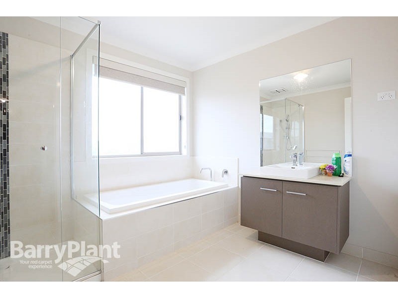 61 Elmswood Boulevard, Keysborough VIC 3173