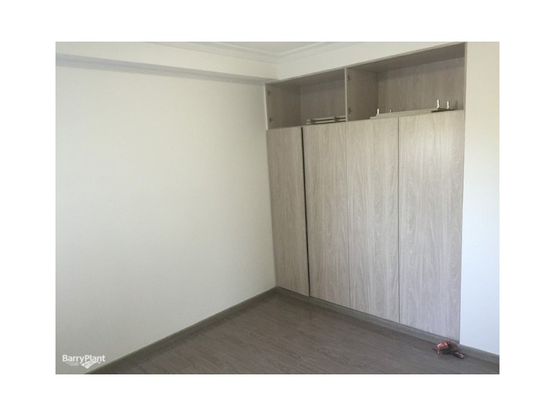 1/10 Llewellyn Place, Eumemmerring VIC 3177