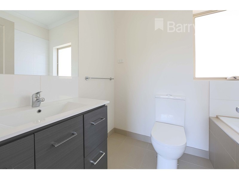 2/5 Lorraine Street, Dandenong VIC 3175