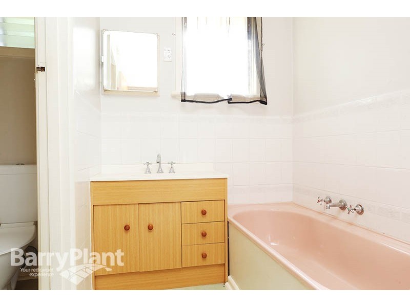 11 Gloria Avenue, Dandenong North VIC 3175