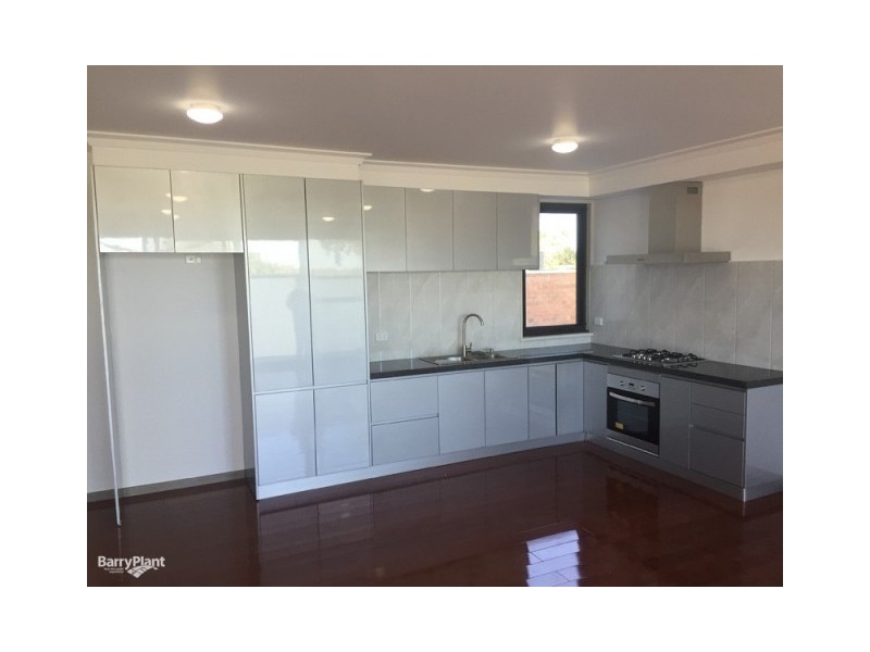 2/10 Llewellyn Place, Eumemmerring VIC 3177