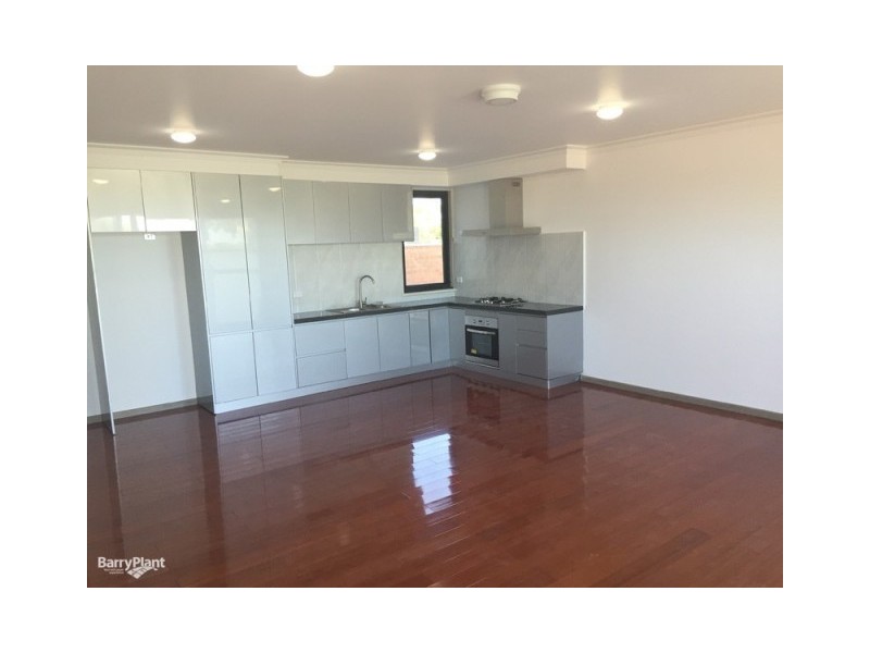 2/10 Llewellyn Place, Eumemmerring VIC 3177