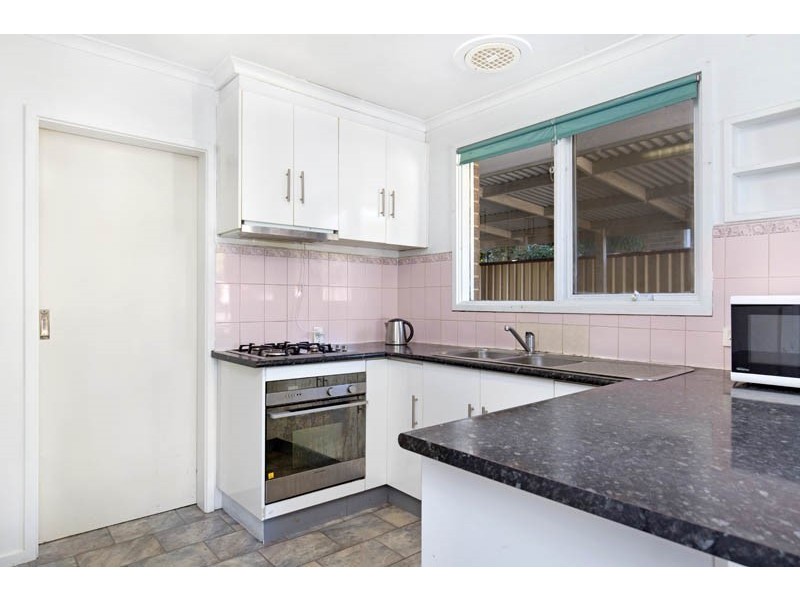 17 Ennismore Drive, Keysborough VIC 3173