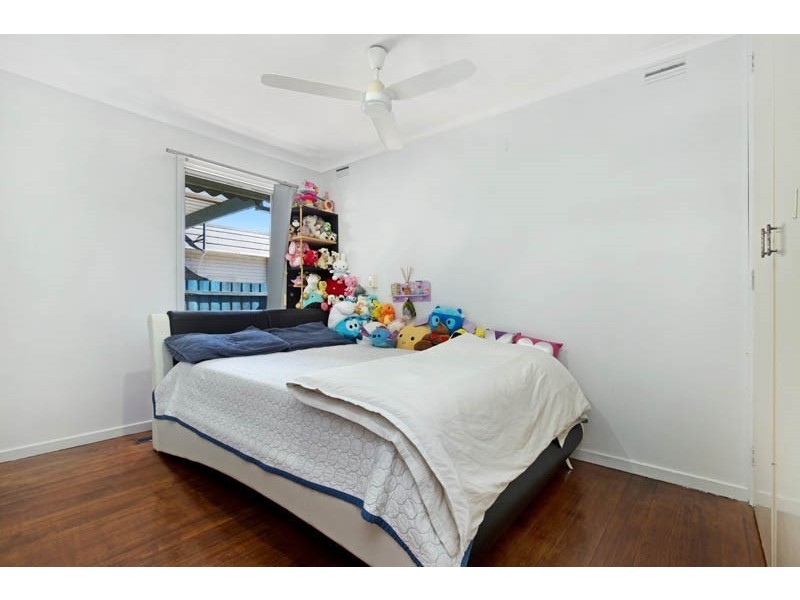 17 Ennismore Drive, Keysborough VIC 3173