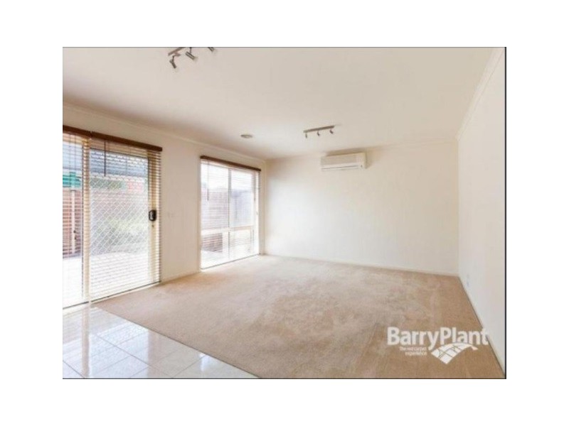 10/21 Graham-Michele Place, Keysborough VIC 3173