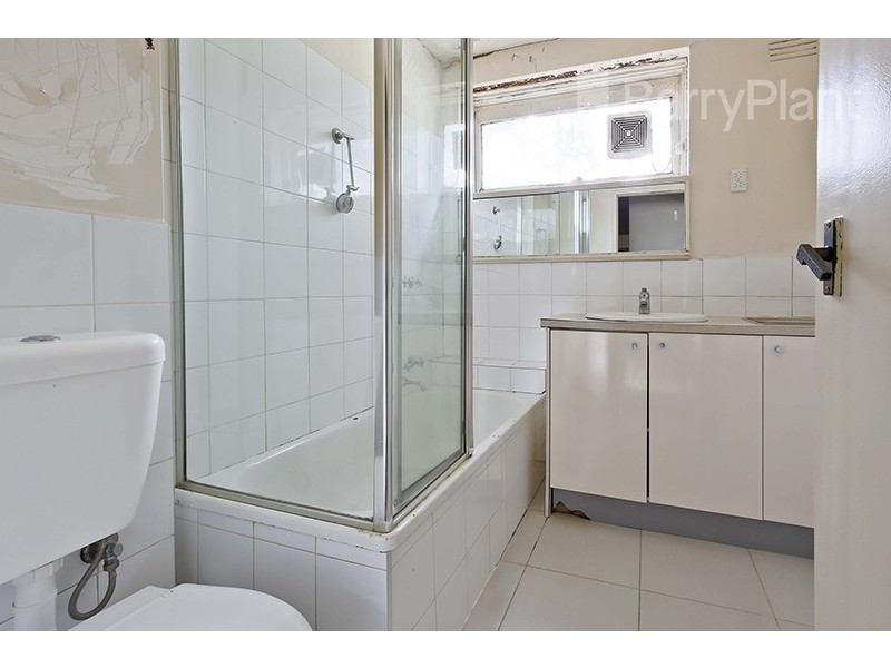 2/6 St James Avenue, Springvale VIC 3171