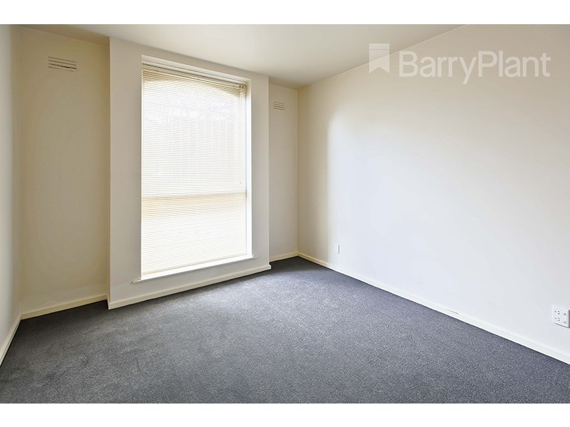 2/6 St James Avenue, Springvale VIC 3171