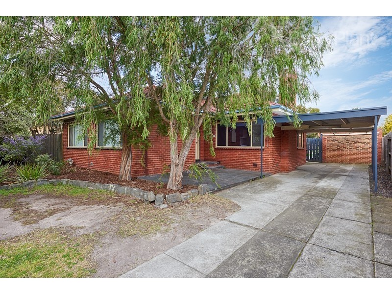 13 The Fairway, Hampton Park VIC 3976