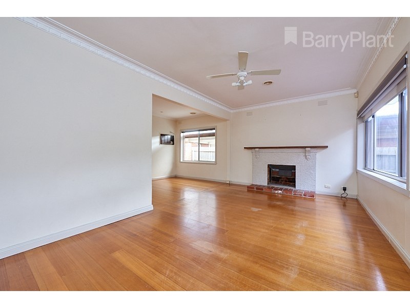 13 The Fairway, Hampton Park VIC 3976
