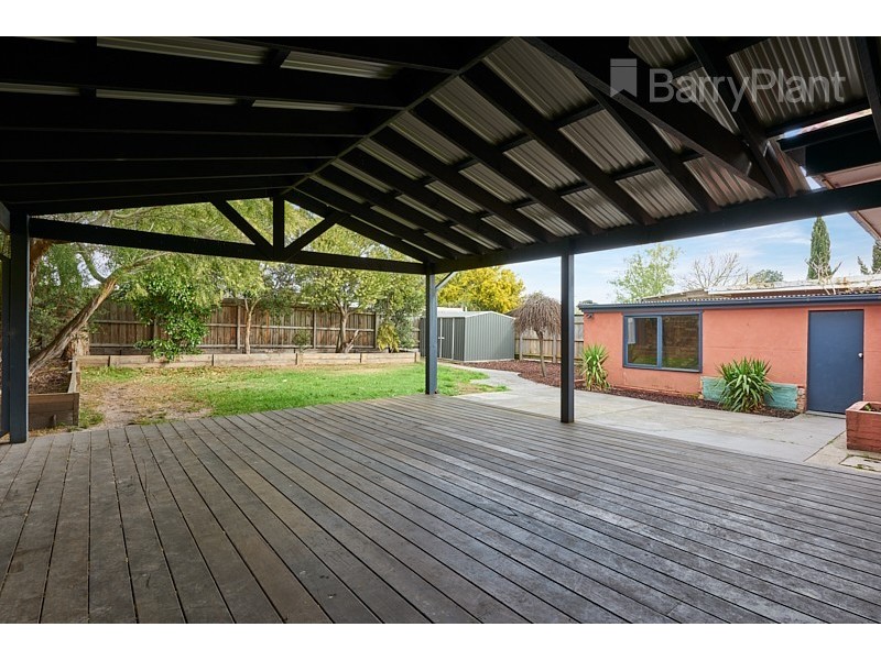 13 The Fairway, Hampton Park VIC 3976