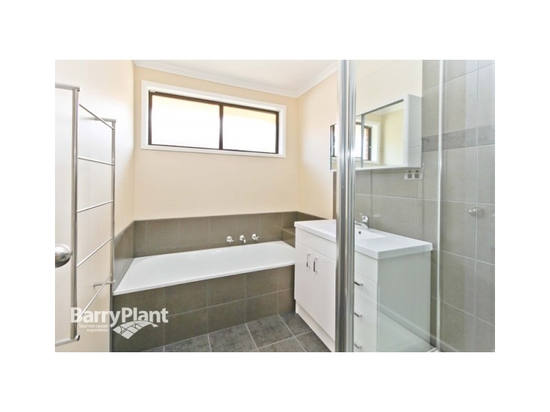 2/7 Bluegum Court, Narre Warren VIC 3805