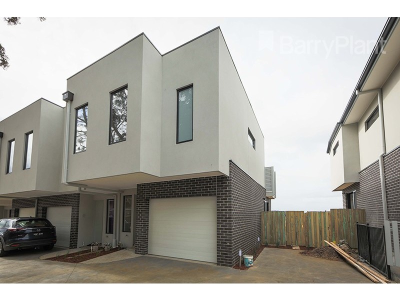 8/66 Outlook Drive, Dandenong North VIC 3175