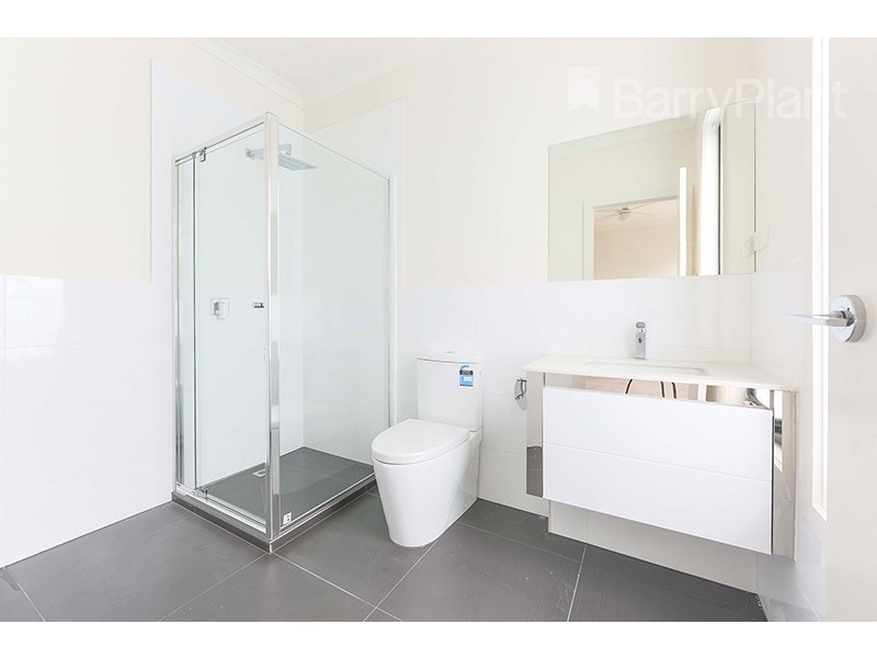 8/66 Outlook Drive, Dandenong North VIC 3175