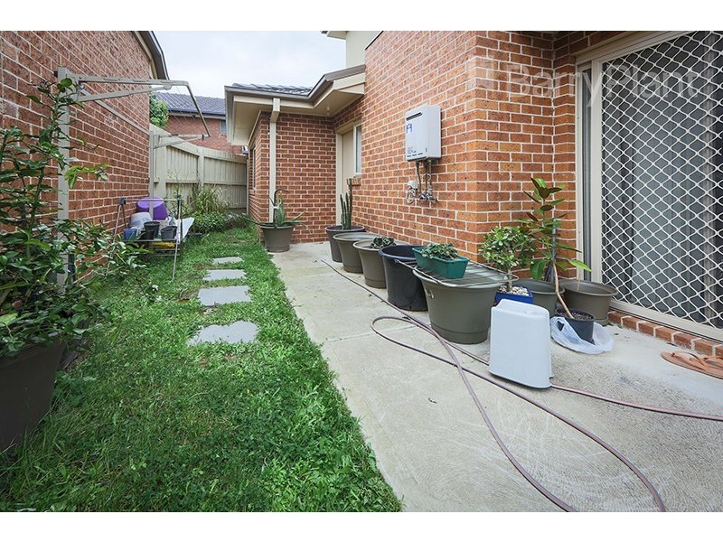 1/37 Ellt Cres, Noble Park VIC 3174