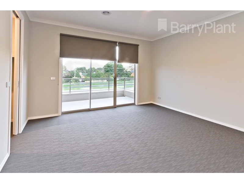 1 Oakmont Court, Frankston VIC 3199