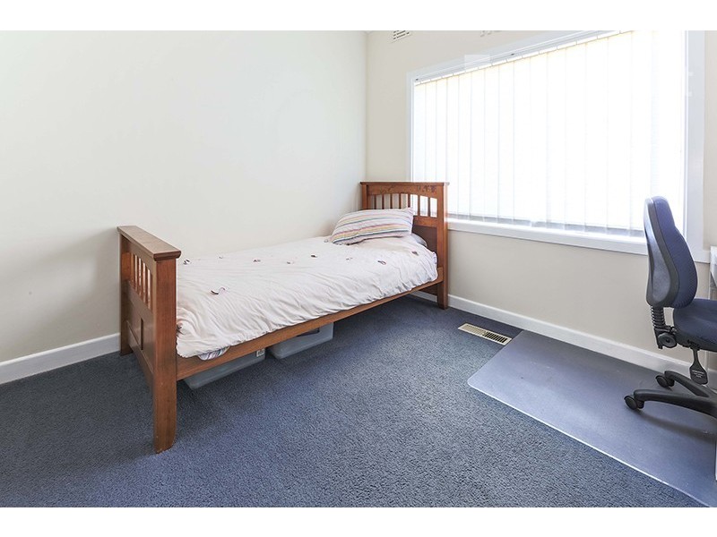 90 Liege Ave, Noble Park VIC 3174