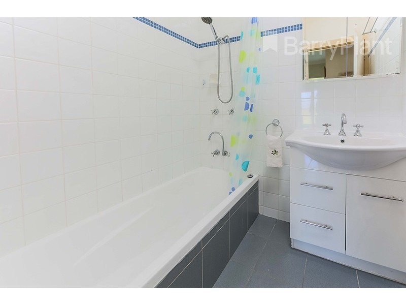 90 Liege Ave, Noble Park VIC 3174