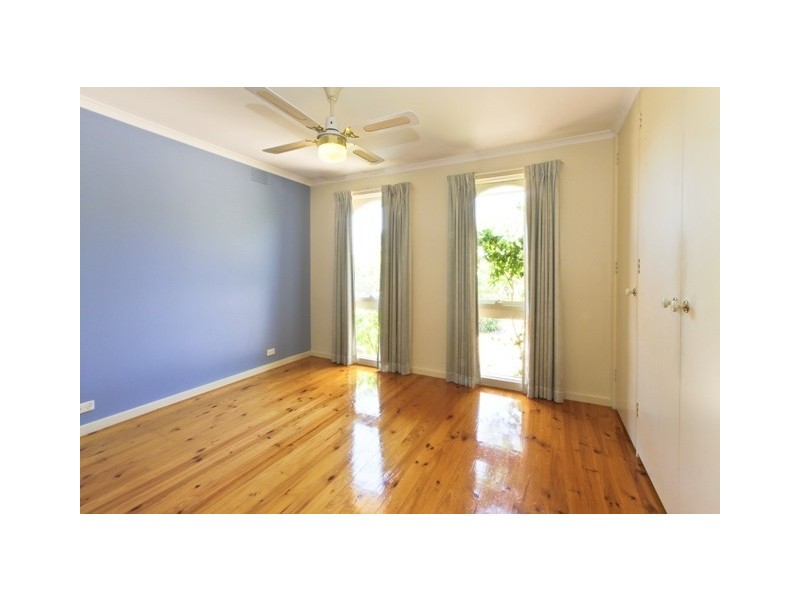 8 Murray Close, Noble Park VIC 3174