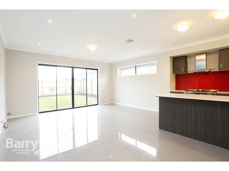 41 Solsbury Crescent, Keysborough VIC 3173
